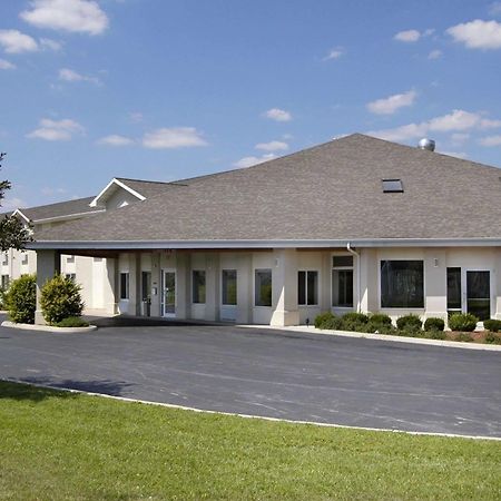 Baymont By Wyndham Dowagiac Hotel Buitenkant foto