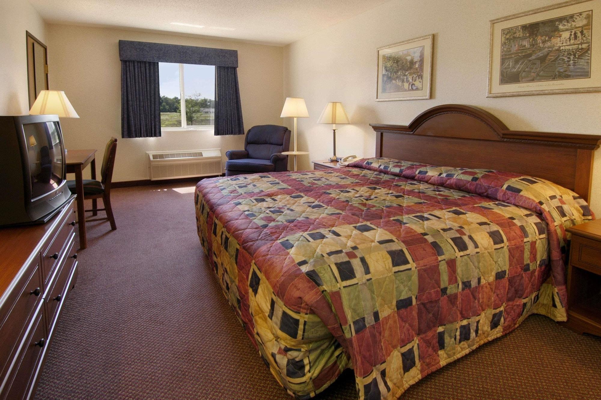 Baymont By Wyndham Dowagiac Hotel Buitenkant foto