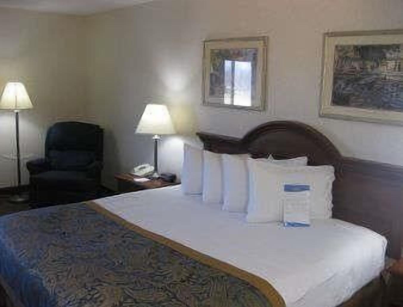 Baymont By Wyndham Dowagiac Hotel Kamer foto