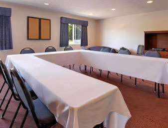 Baymont By Wyndham Dowagiac Hotel Buitenkant foto