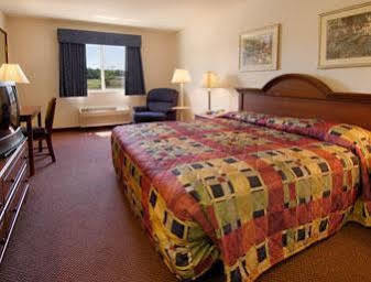 Baymont By Wyndham Dowagiac Hotel Buitenkant foto